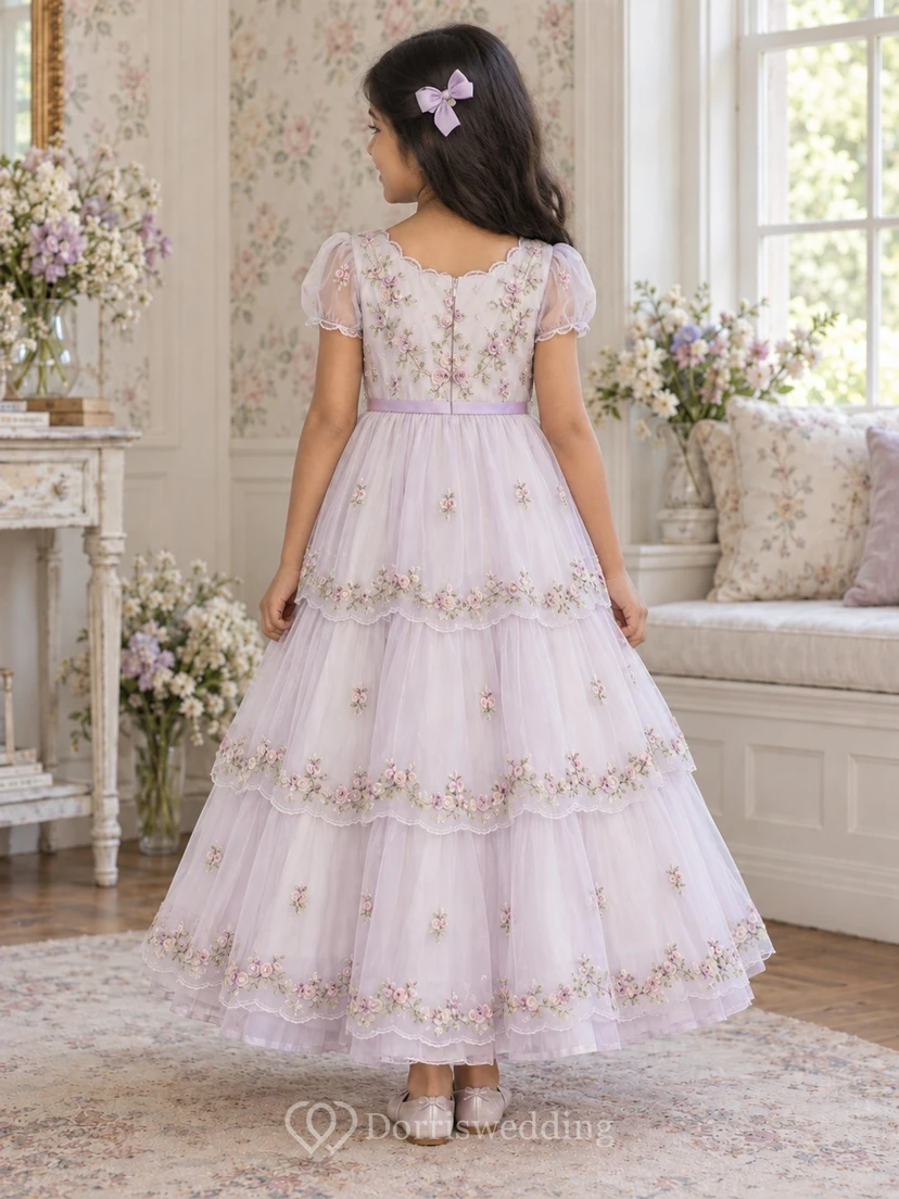 Vestido de niña de flores sencillo, de corte A, tul, mangas abullonadas y largo hasta los tobillos, con volantes y estampado floral lavanda. view 2
