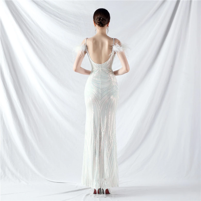 Vestido de noche con cuentas florales y plumas de avestruz elaboradas artesanalmente view 6