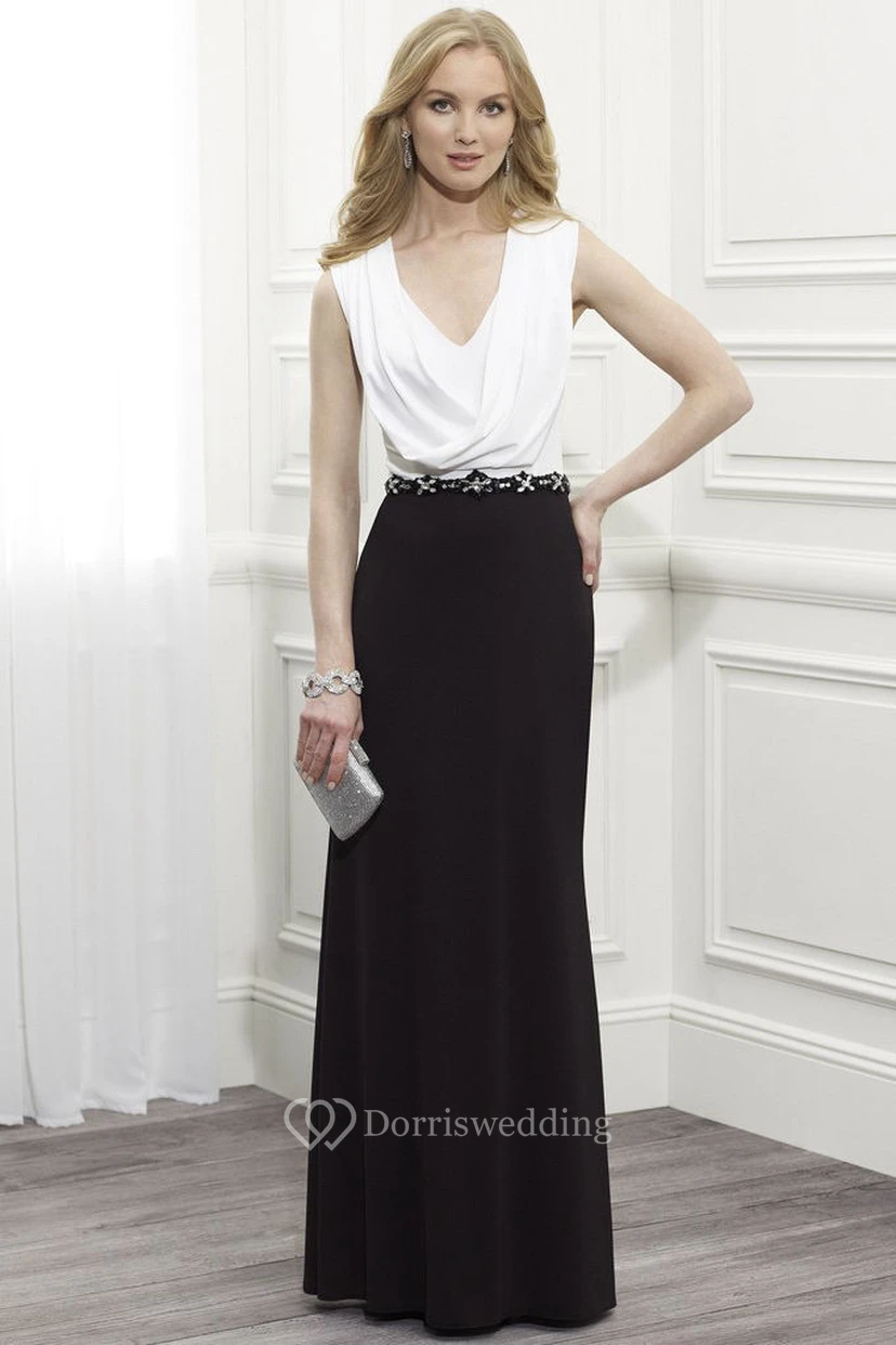 Robe de mère de la mariée sans manches en mousseline ornée de bijoux, col bénitier et sans manches