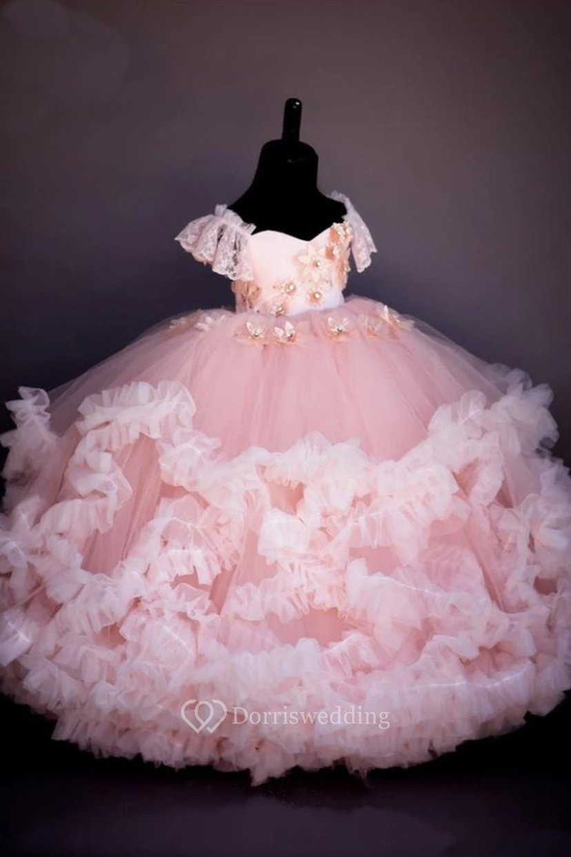 Robe de demoiselle d'honneur bustier cœur à volants ornée d'appliqués et de perles