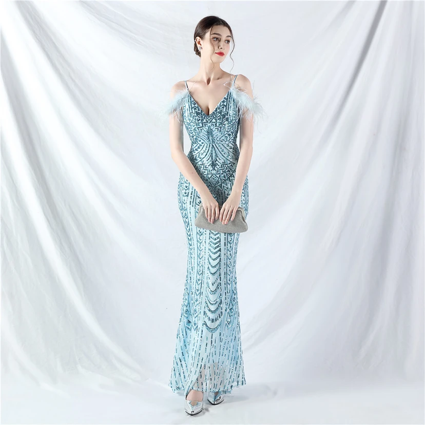 Robe de soirée haut de gamme ornée de perles florales et de plumes d'autruche. view 5