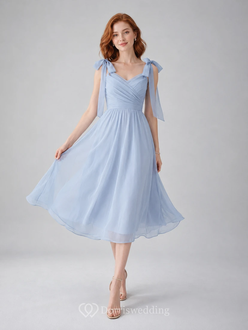 Robe midi en tulle bleu ciel à bretelles nœud