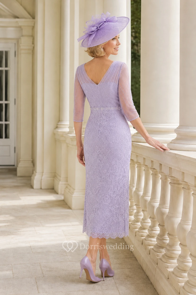 Robe de mariée lilas en dentelle, fourreau, manches 3/4, col en V, longueur genou view 2