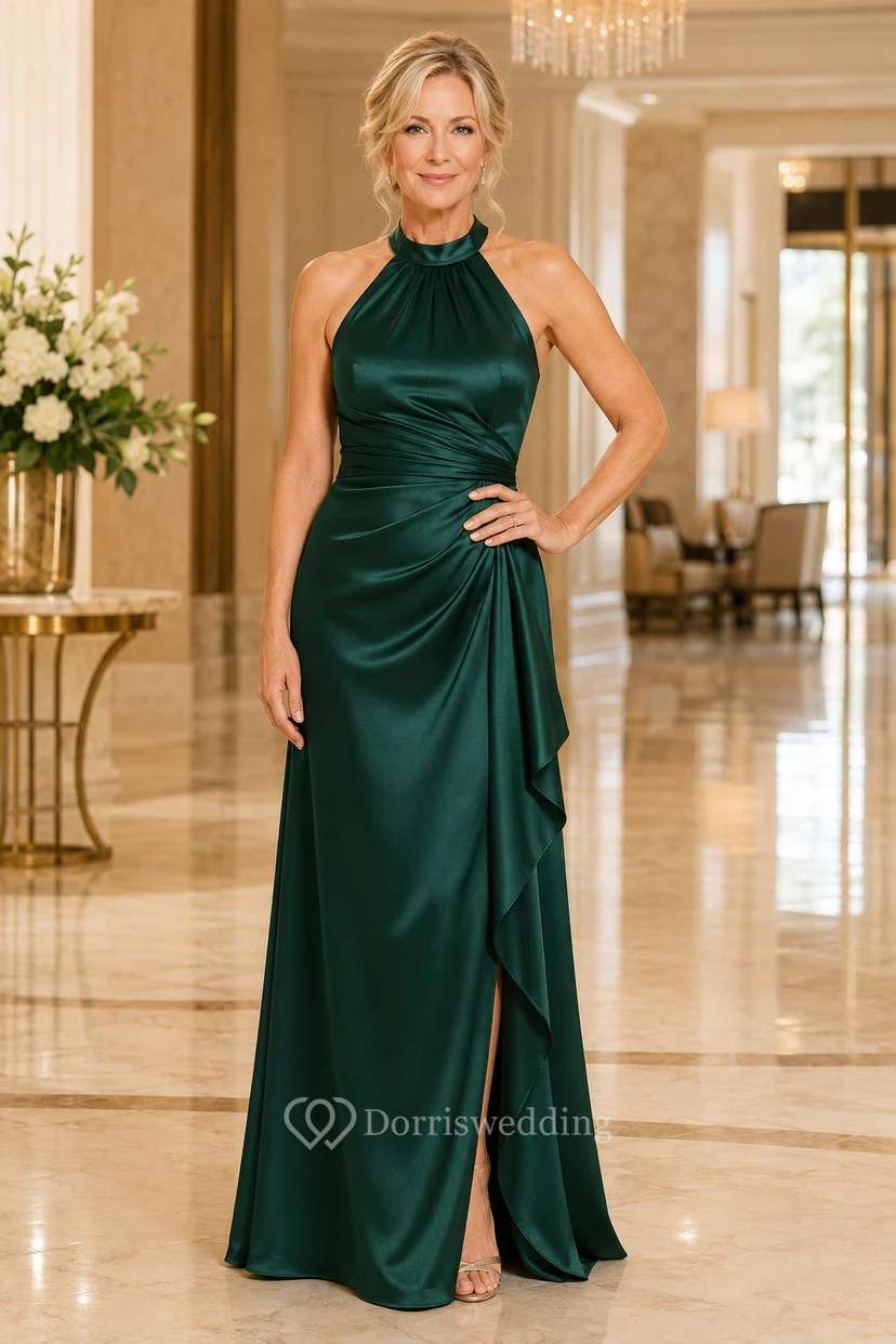 Dunkelgrünes, trägerloses Satin-Kleid in A-Linie mit Schlitz vorne