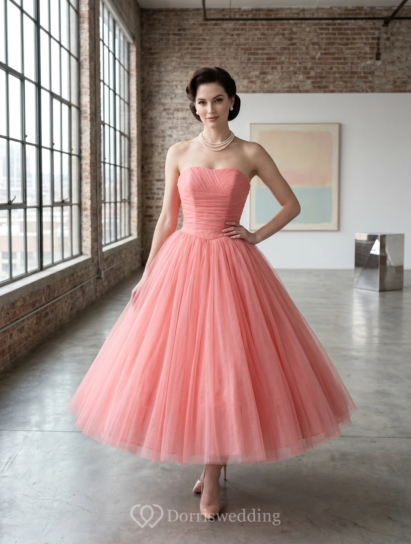 Robe de bal empire en tulle froncée à décolleté cœur view 6