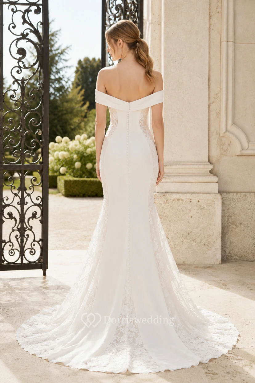 Robe de mariée sirène en dentelle simple, épaules dénudées et traîne balayée view 2