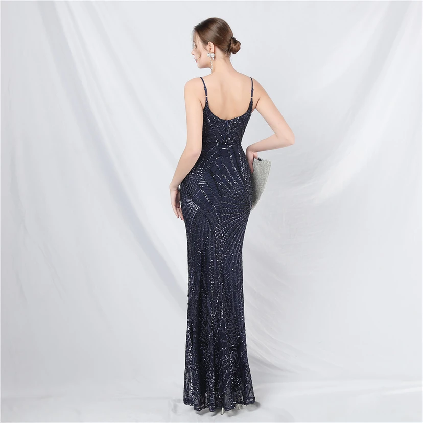 Robe de soirée longue à bretelles en maille transparente ornée de perles et de sequins view 15