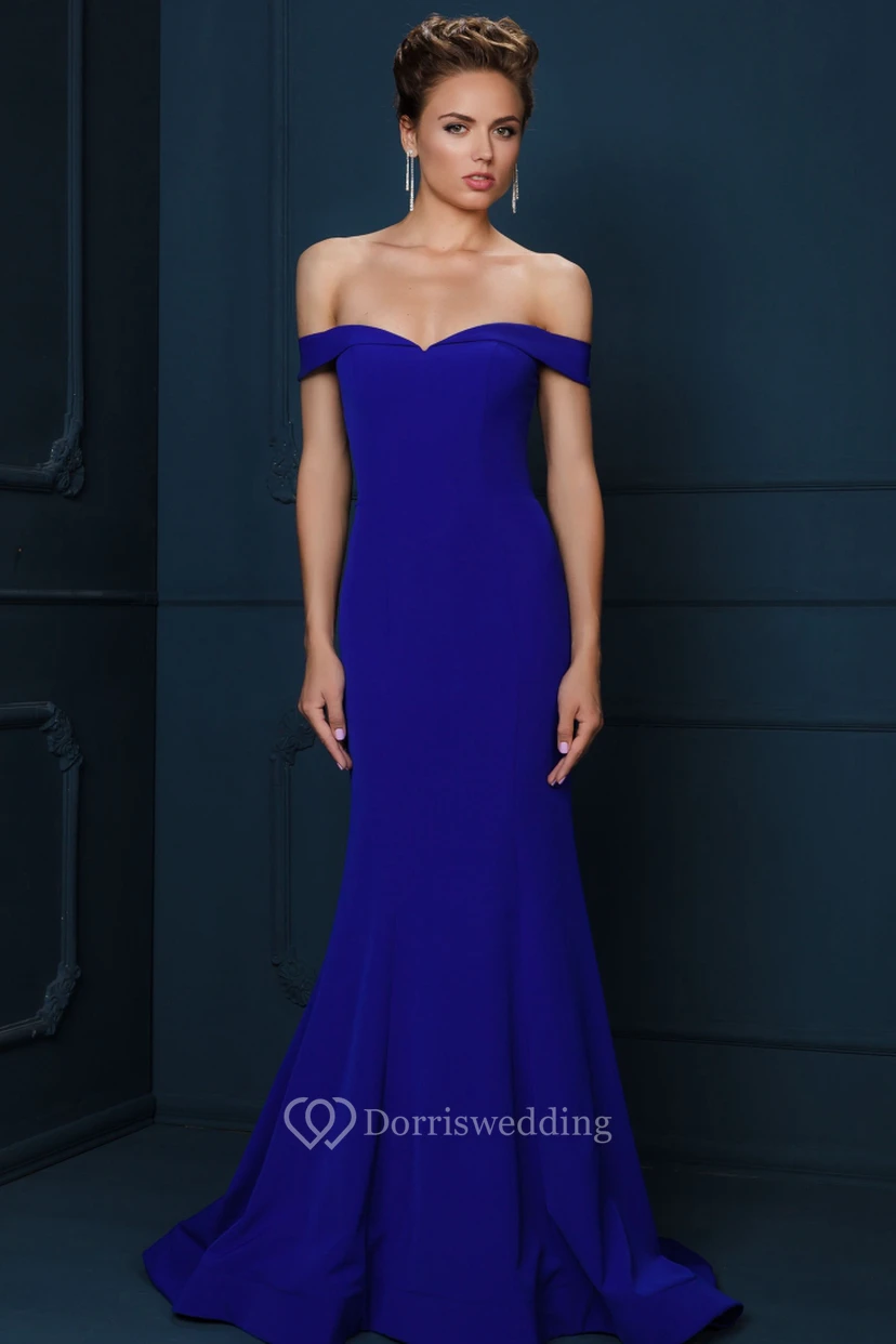 Trägerloses Jersey-Abendkleid mit Schleppe view 3