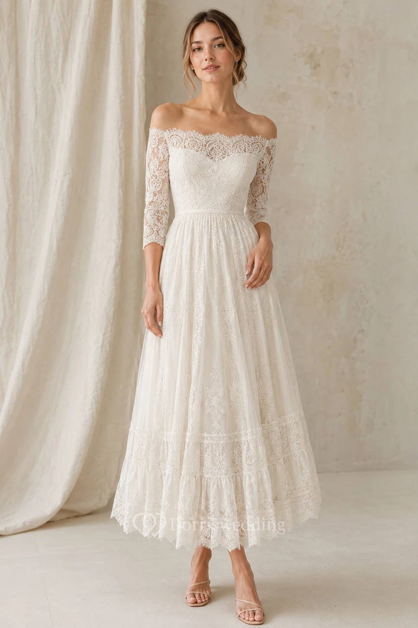 Robe de mariée en dentelle mi-longue à épaules dénudées et manches trois-quarts