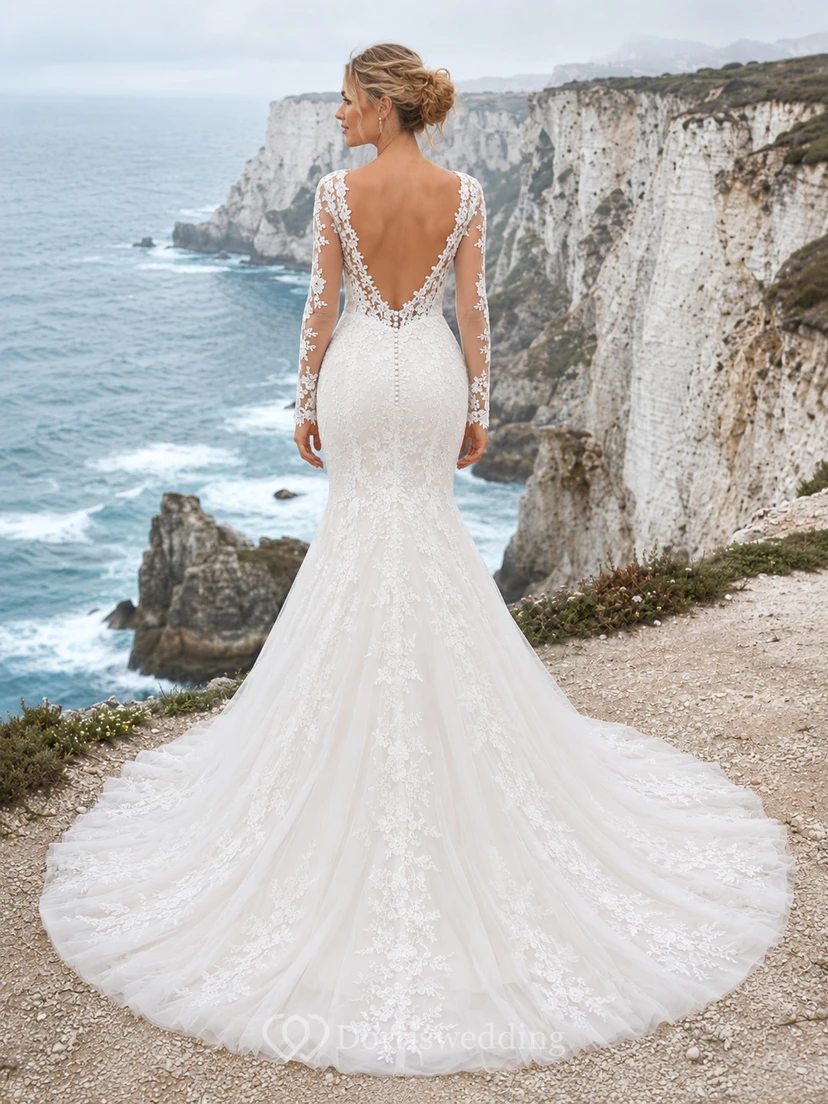 Brautkleid im Meerjungfrauenstil aus Spitze und Tüll mit trägerlosem Herzausschnitt, Schleppe und tiefem V-Ausschnitt am Rücken view 2