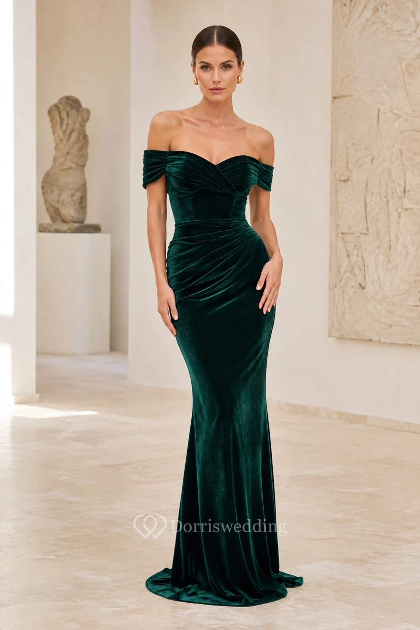 Dunkelgrünes Samtkleid im Meerjungfrauenstil mit schulterfreiem Oberteil und drapiertem Oberteil