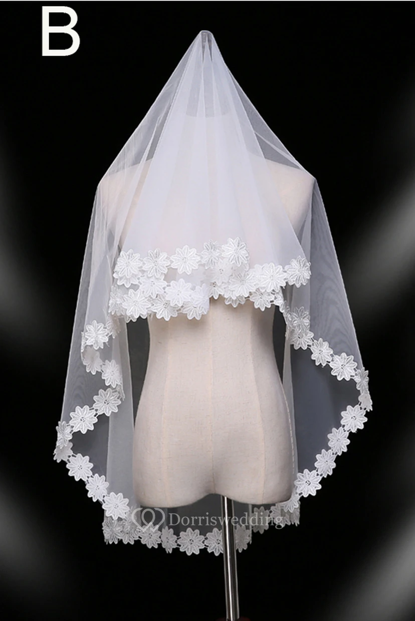 Short Lace Applique Simple Bride Veil view 2