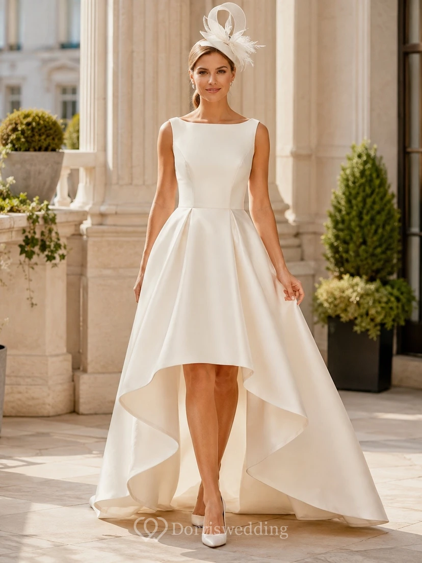 Vestido de novia clásico de satén con corte en A y bajo asimétrico para ceremonia