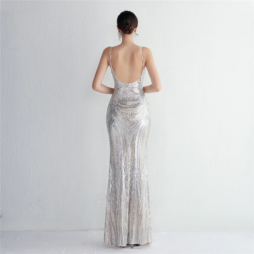 Vestido largo de noche con lentejuelas y tirantes de flores, ajustado, elegante y de estilo sofisticado. view 11