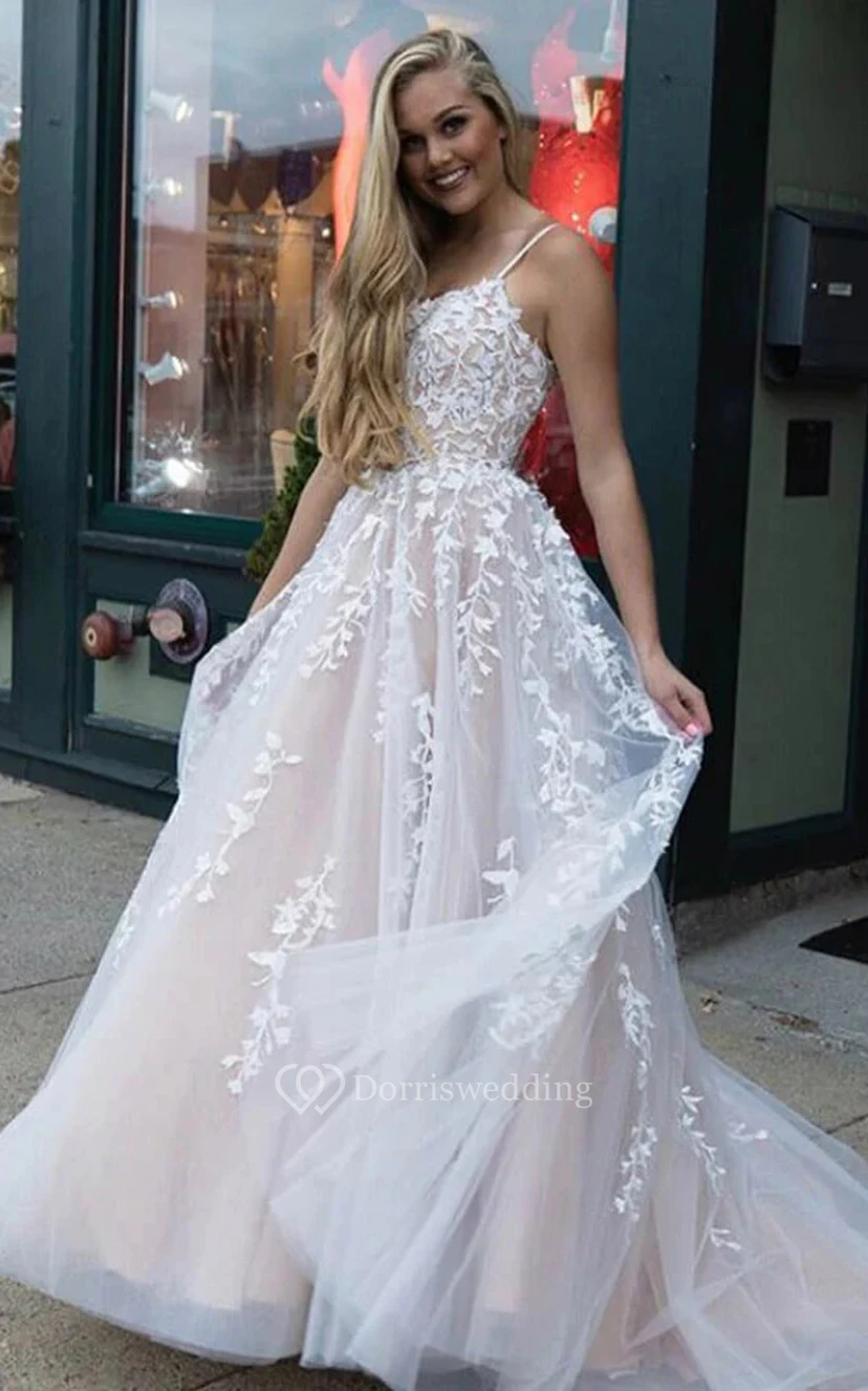 Spaghetti-Weißes Empire-Kleid in A-Linie mit Spitzenapplikationen und Tüll