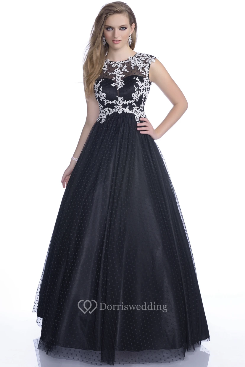Unique A-Line Cap Sleeve Tulle Gown With Lace Appliques