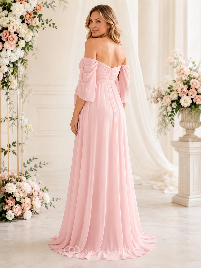 Elegante vestido de fiesta largo de gasa color rosa rubor para embarazadas, con hombros descubiertos y mangas drapeadas. view 2