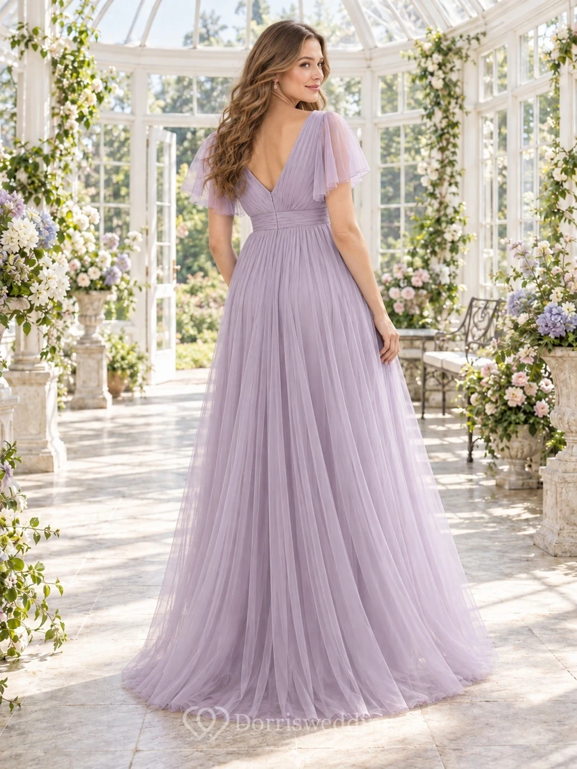Vestido de dama de honor sencillo de tul plisado, largo hasta el suelo, color lavanda, estilo imperio, con mangas acampanadas y escote en V. view 2