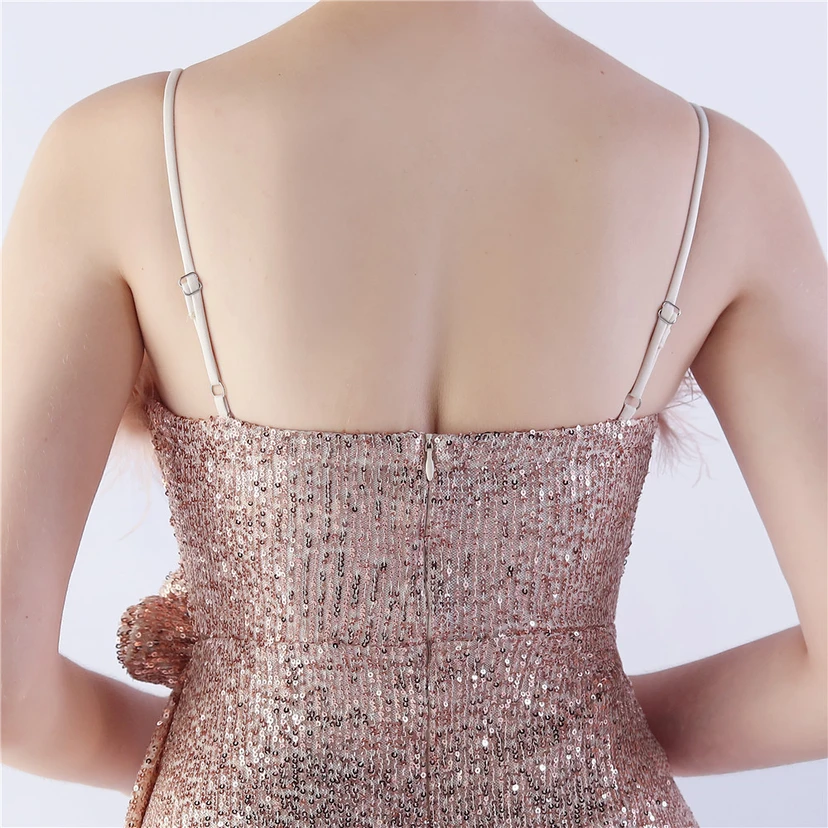 Vestido de noche de alta gama para bodas, con flores y detalles de plumas de avestruz. view 7