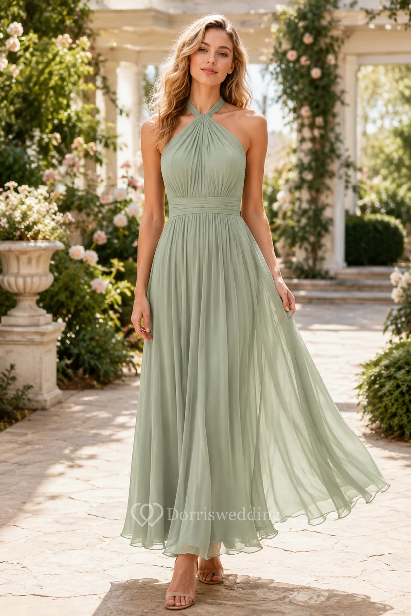 Salbeigrünes, plissiertes Chiffonkleid in Teelänge und A-Linien-Schnitt mit Neckholder
