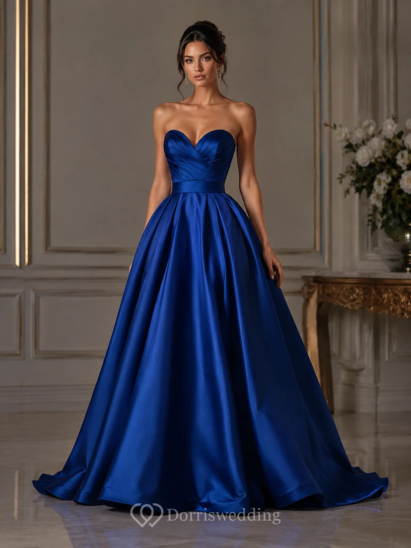Vestido de fiesta de satén estilo princesa, sin tirantes, sin mangas y con pliegues, largo hasta el suelo.