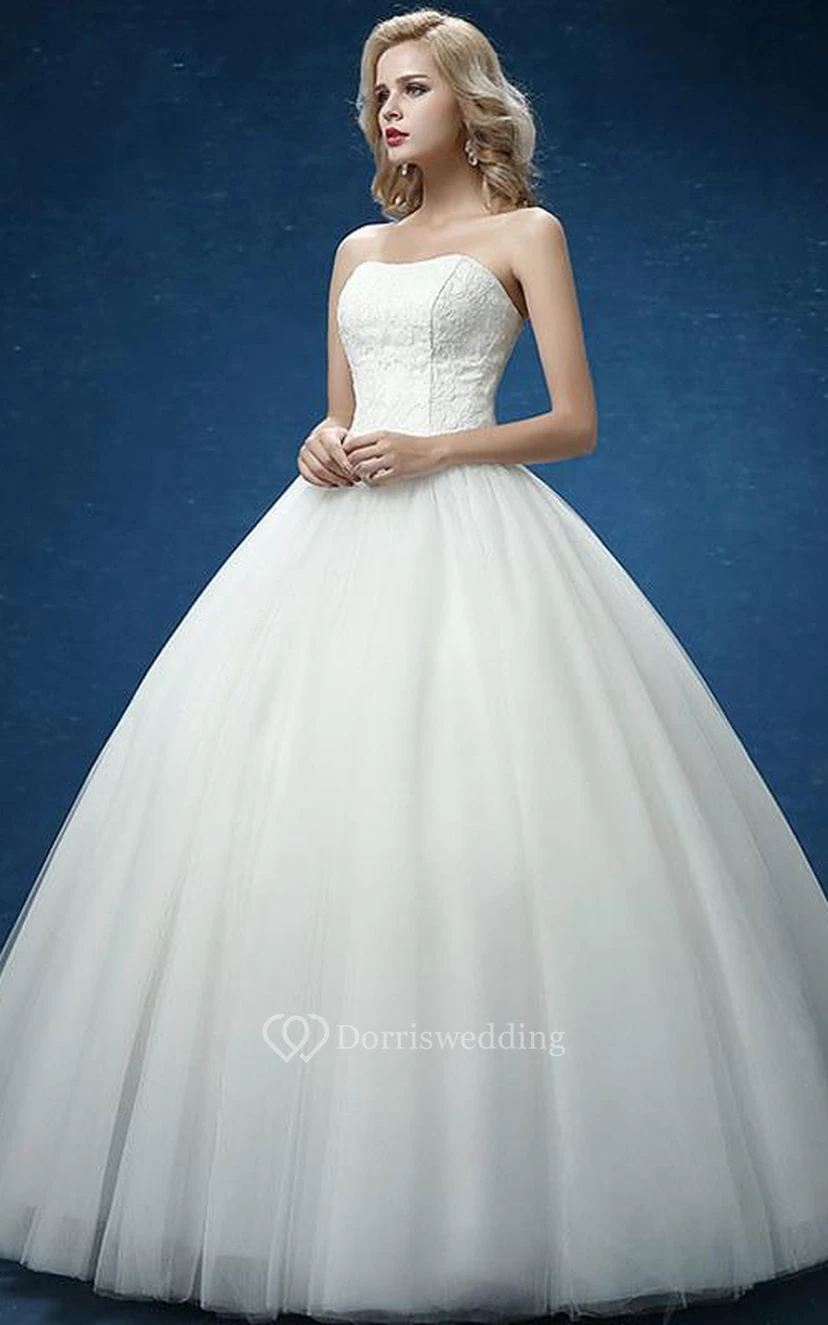 Vestido de gala con escote corazón, sin mangas y sin espalda, de tul y encaje view 6