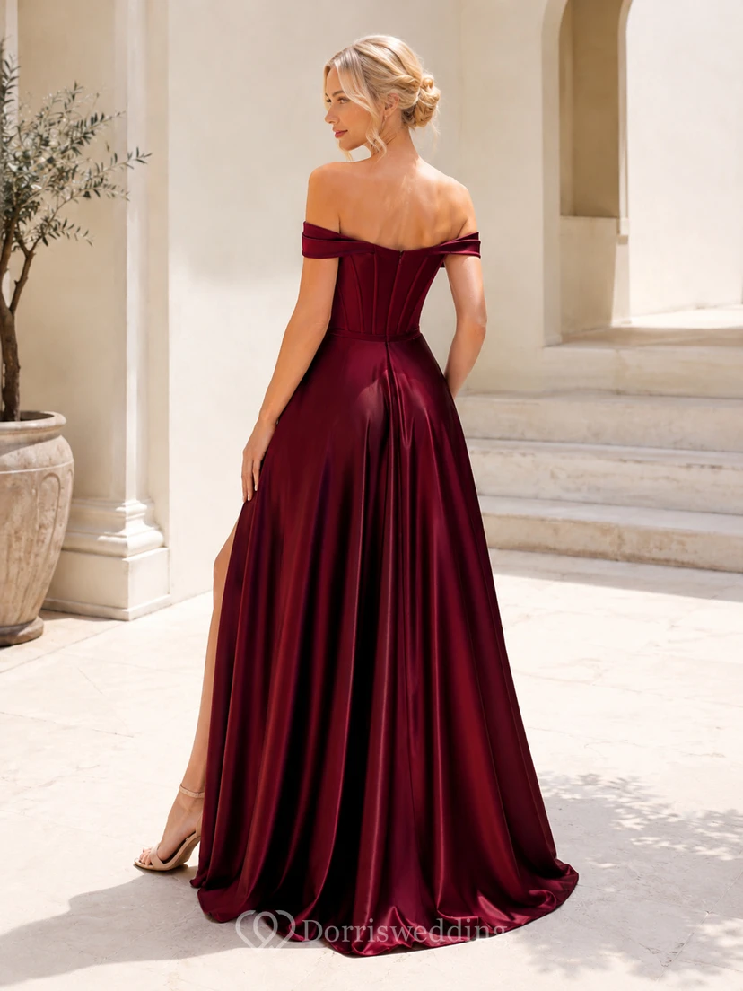 Burgunderfarbenes, schulterfreies, herzförmiges, plissiertes Ballkleid aus Satin mit Schleppe und Schlitz – perfekt für Abschlussfeiern view 2