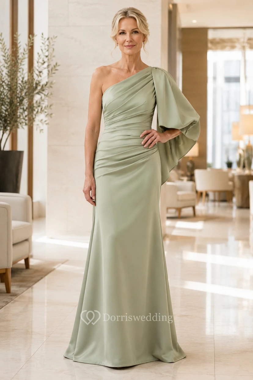 MOB Kleid aus salbeifarbenem Satin-Charmeuse, Etuikleid, lange Ärmel, One-Shoulder-Schnitt, bodenlang, Cape-Ärmel-Detail