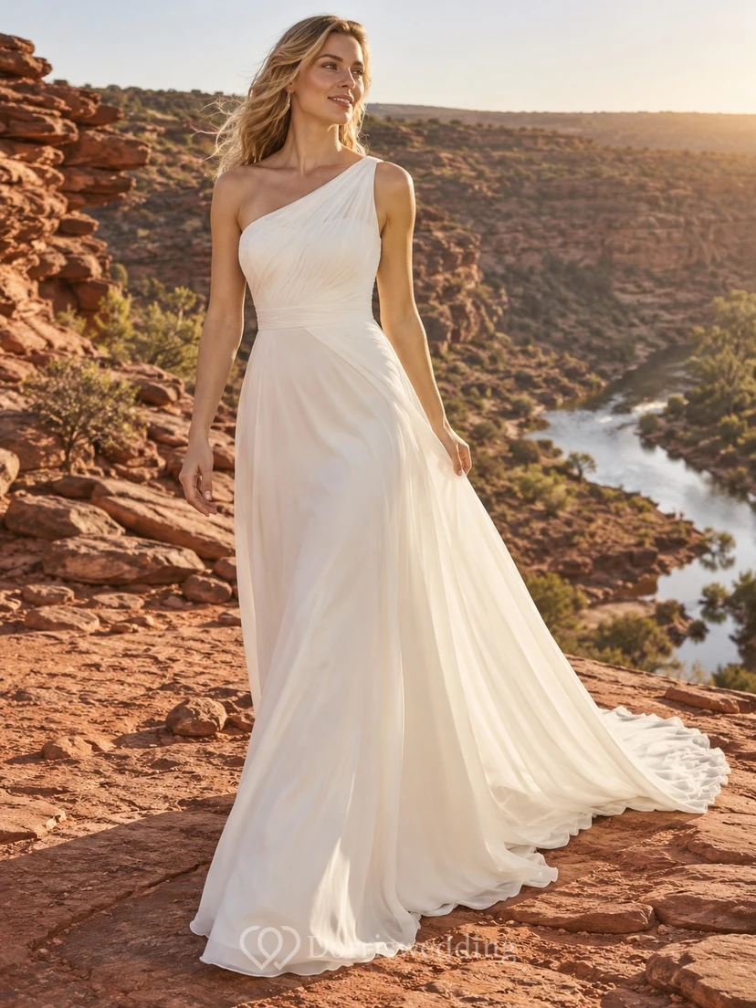 Schlichtes, einseitig schulterfreies Brautkleid im Meerjungfrauenstil mit Schleppe