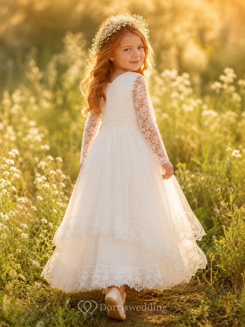 Robe vintage de demoiselle d'honneur en tulle et dentelle, coupe trapèze, col en V, manches longues et longueur cheville view 2