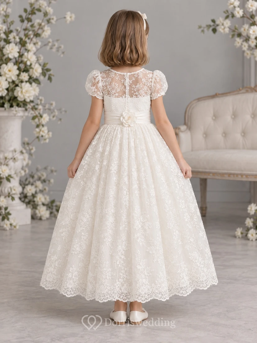 Vestido de niña de flores modesto, color marfil, con estampado floral, corte en A, mangas abullonadas, largo hasta los tobillos y borde festoneado. view 2