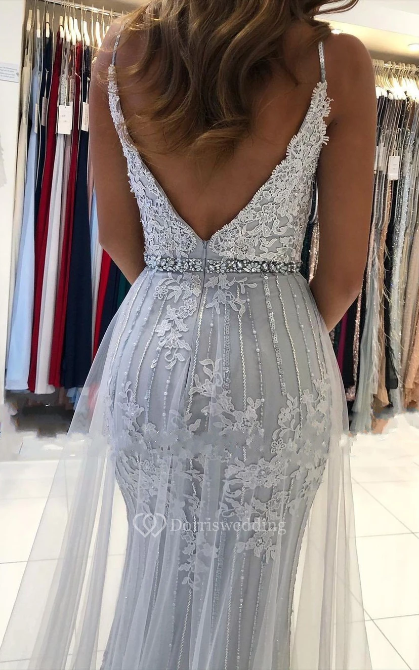 Ätherisches, bodenlanges, ärmelloses Abendkleid aus Spitze in A-Linie mit Applikationen view 3