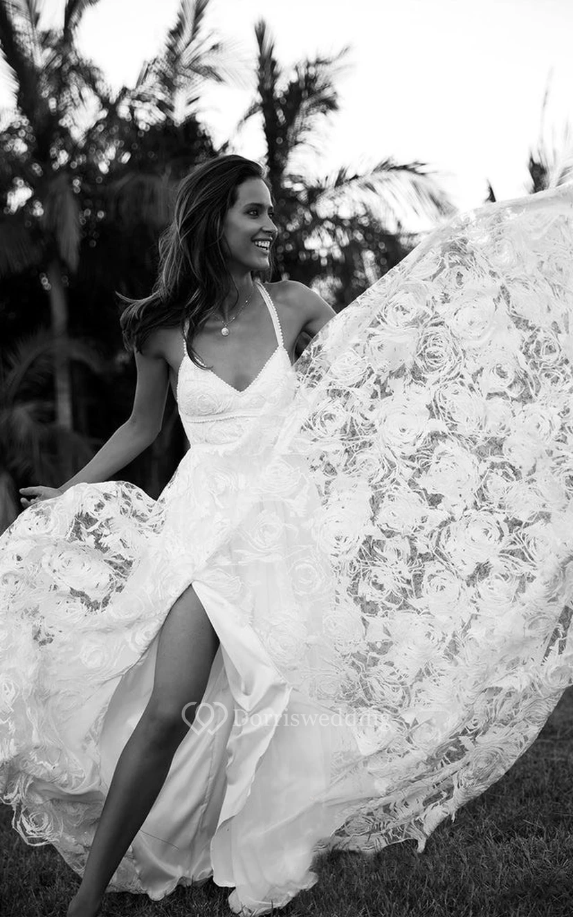 Robe de mariée sexy à bretelles spaghetti et fente sur le devant, sans manches et dentelle. view 5