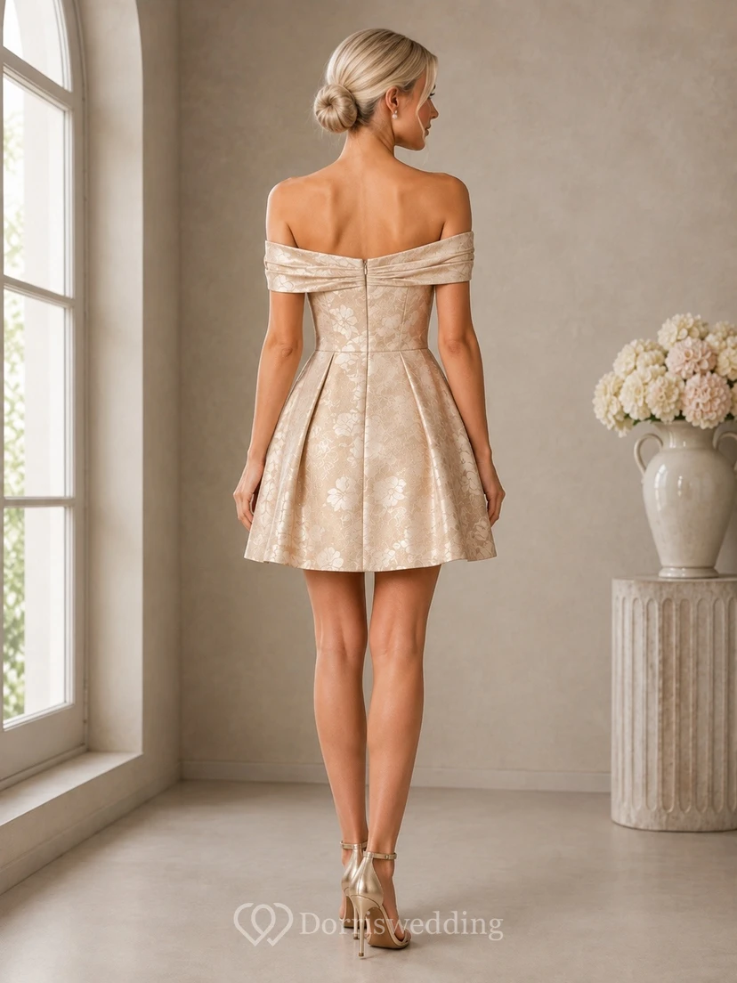 Robe de bal courte mini en satin texturé champagne, épaules dénudées, manches courtes, coupe trapèze, manches courtes view 2