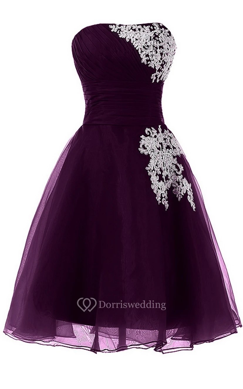 Robe de mariée bustier trapèze avec applications de dentelle view 9