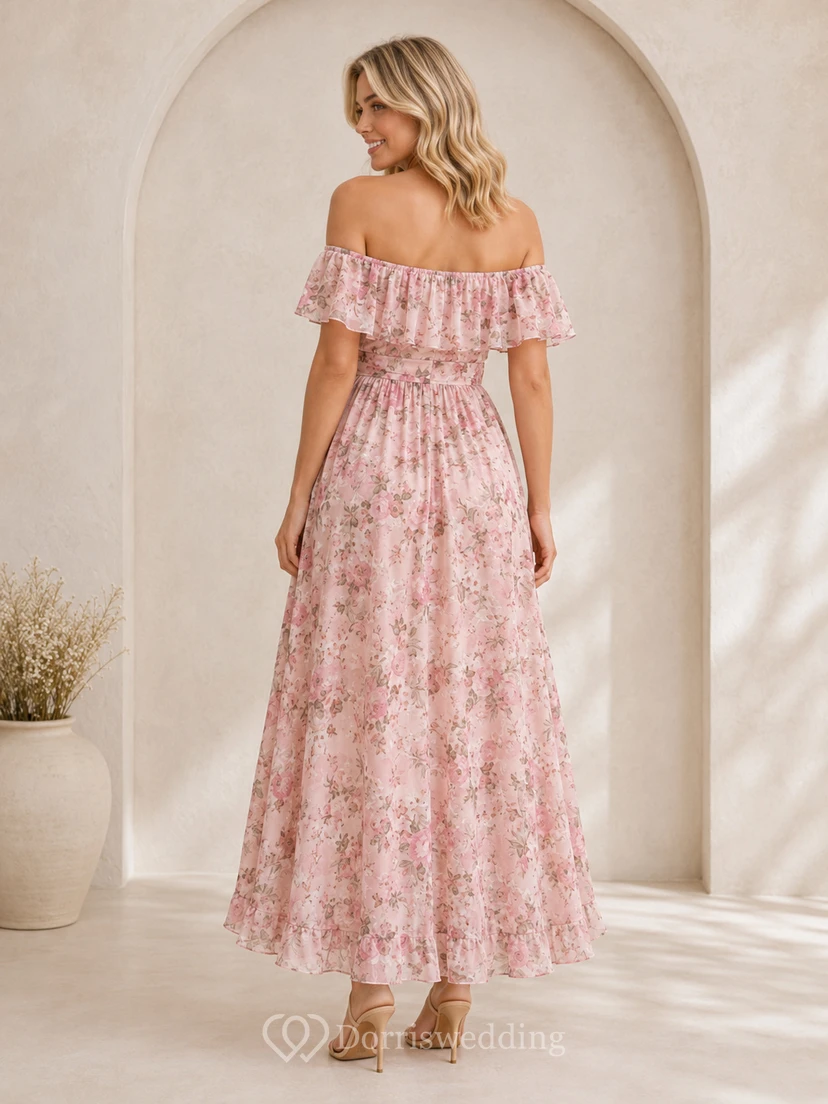 Rosafarbenes, geblümtes, schulterfreies, gesmoktes Umstands-Maxikleid für Gäste view 2