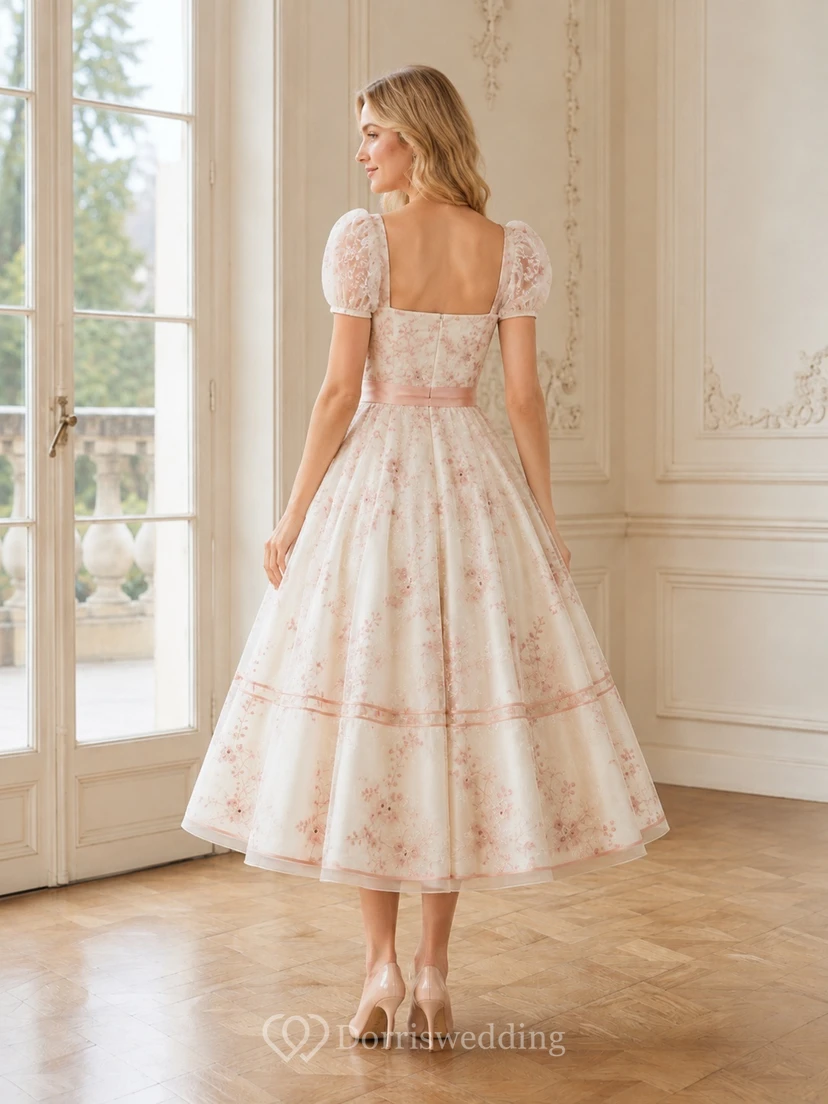 Robe vintage crème à imprimé floral, manches bouffantes, plissée, coupe trapèze, longueur thé view 2