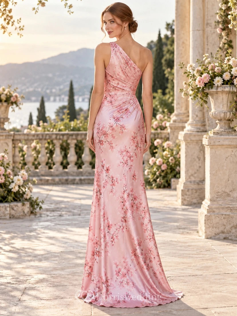 Vestido de dama de honor de satén largo hasta el suelo, asimétrico, con estampado floral rosa rubor y un solo hombro. view 2