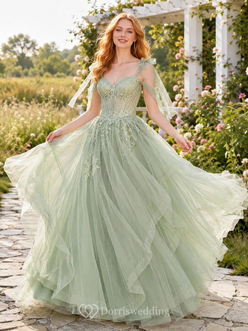 Robe de bal de princesse pour quinceañera, couleur sauge, à bretelles à nœud et à volants en tulle vaporeux superposé, style été.
