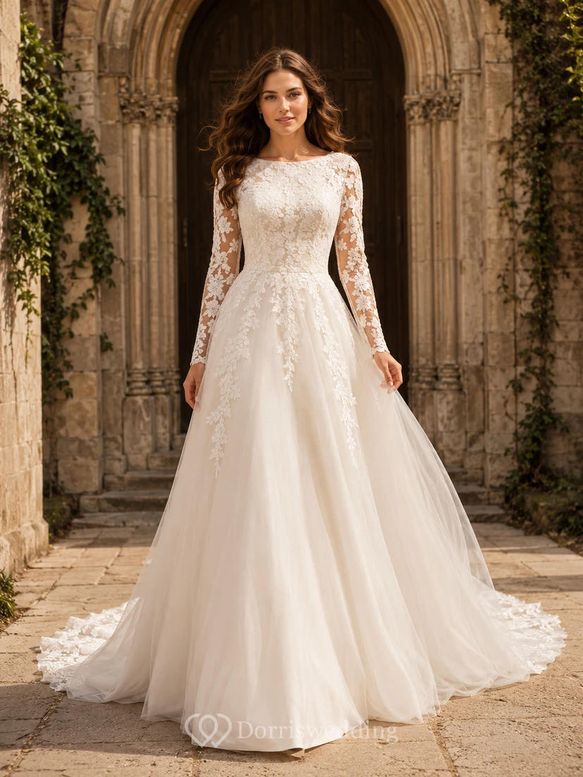Robe de mariée trapèze à manches en dentelle florale recouverte, style chapelle