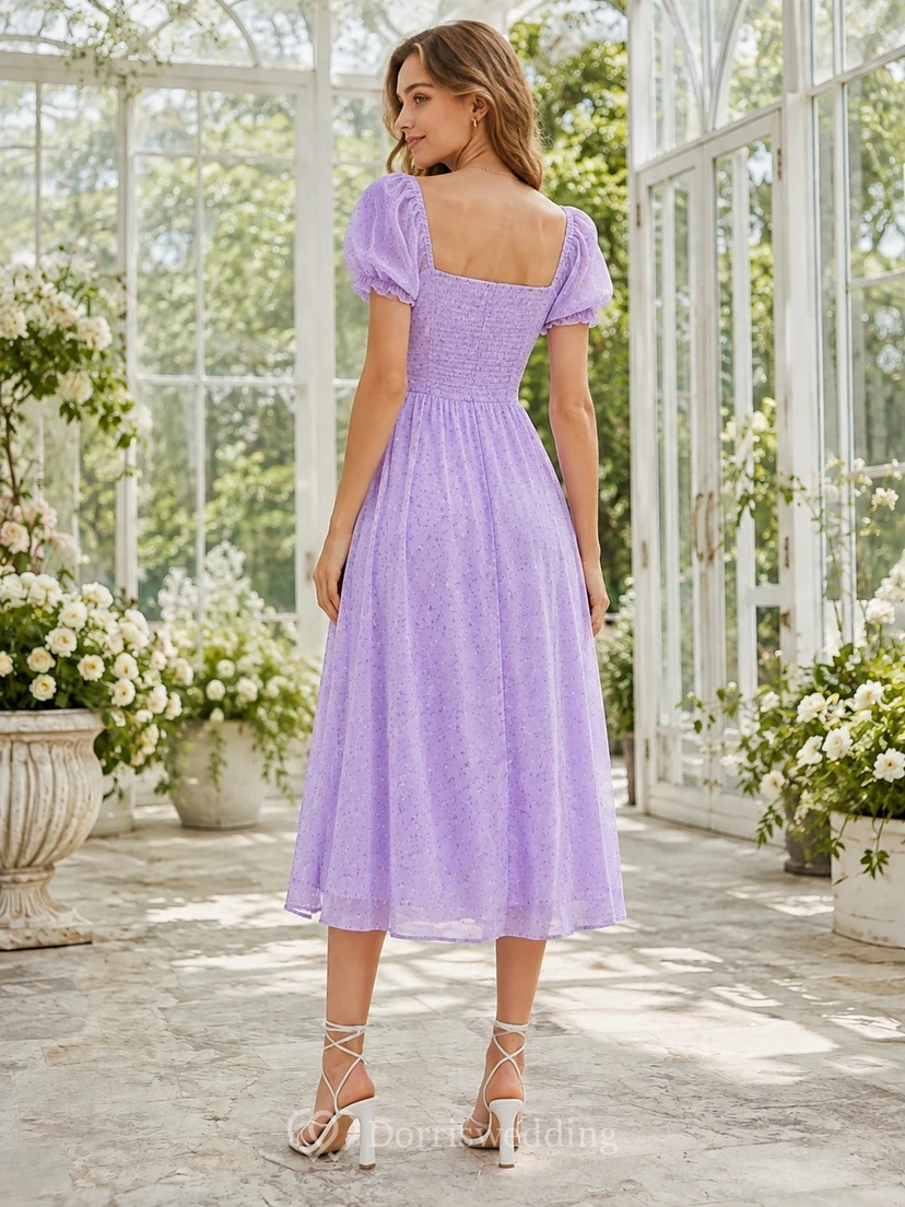 Robe romantique en mousseline lavande à manches bouffantes, col carré et coupe trapèze, longueur thé, coupe A, en mousseline, longueur thé. view 2