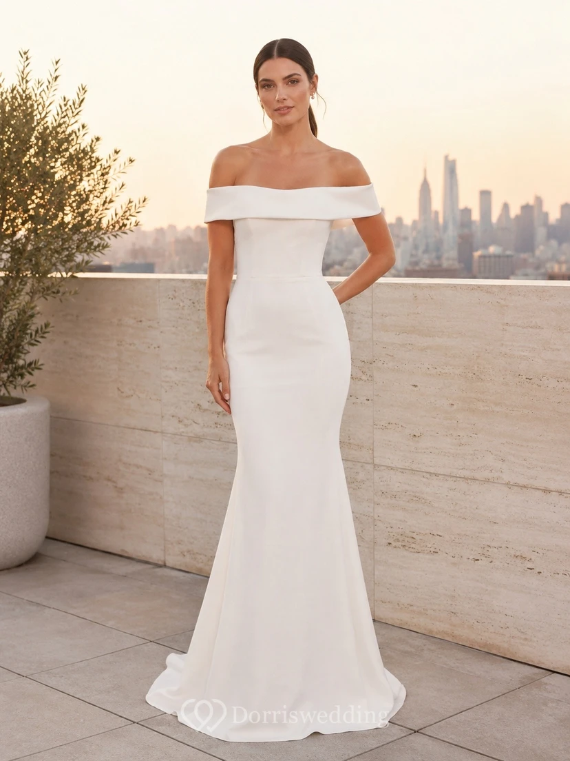 Elegante vestido de novia de satén sin mangas con escote Bardot y cola larga, estilo sirena, ideal para una boda íntima.