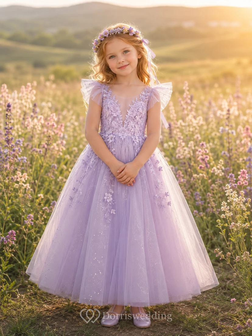 Vestido de niña de las flores, encaje de tul color lavanda, corte en A, mangas con volantes, escote en V, largo hasta la rodilla.