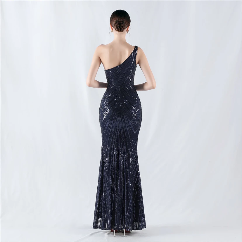 Vestido de noche asimétrico con escote alto y escote alto, adornado con cuentas florales y flores. view 32