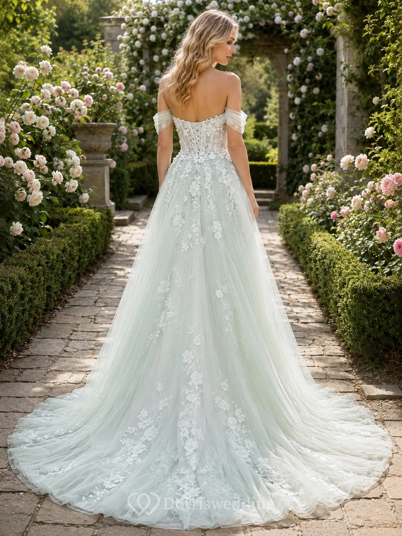 Celadonfarbenes, florales Brautkleid in A-Linie mit schulterfreiem Schnitt, kurzen Ärmeln und Kapellenschleppe – romantisch und elegant view 2