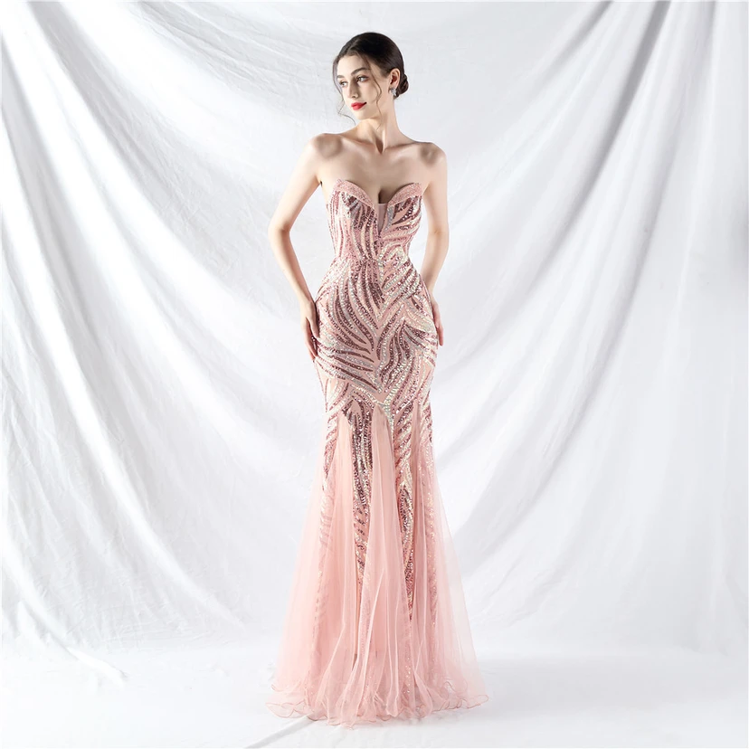 Schwer gearbeitetes, perlenbesetztes Abendkleid aus Netzgewebe mit superdichter Paillettenbesatz view 20