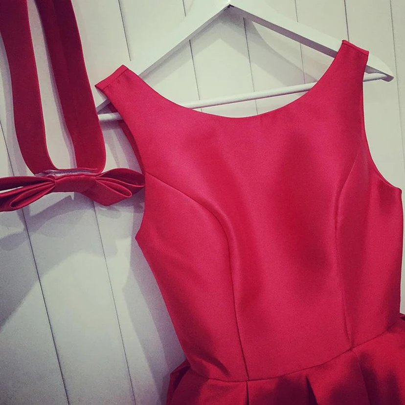 Robe courte rouge bateau de haute qualité avec nœud papillon view 4