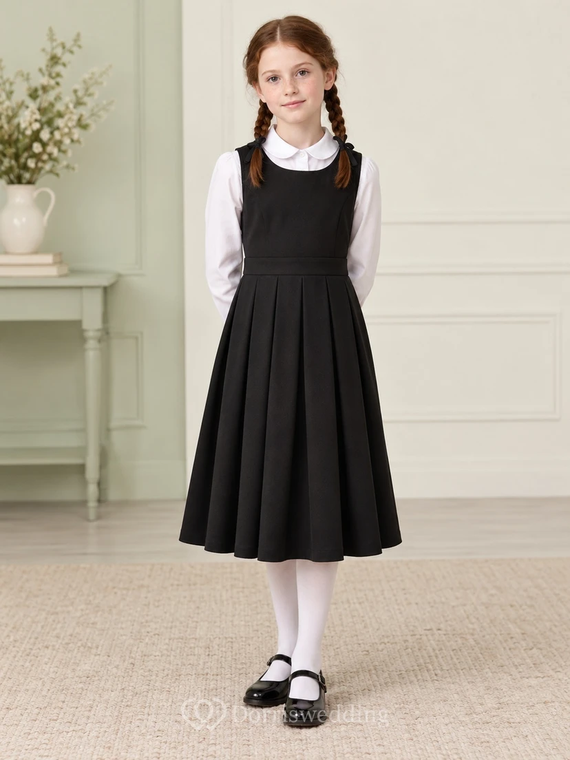 Schlichtes schwarzes ärmelloses, plissiertes Schürzenkleid mit eckigem Ausschnitt für Blumenmädchen