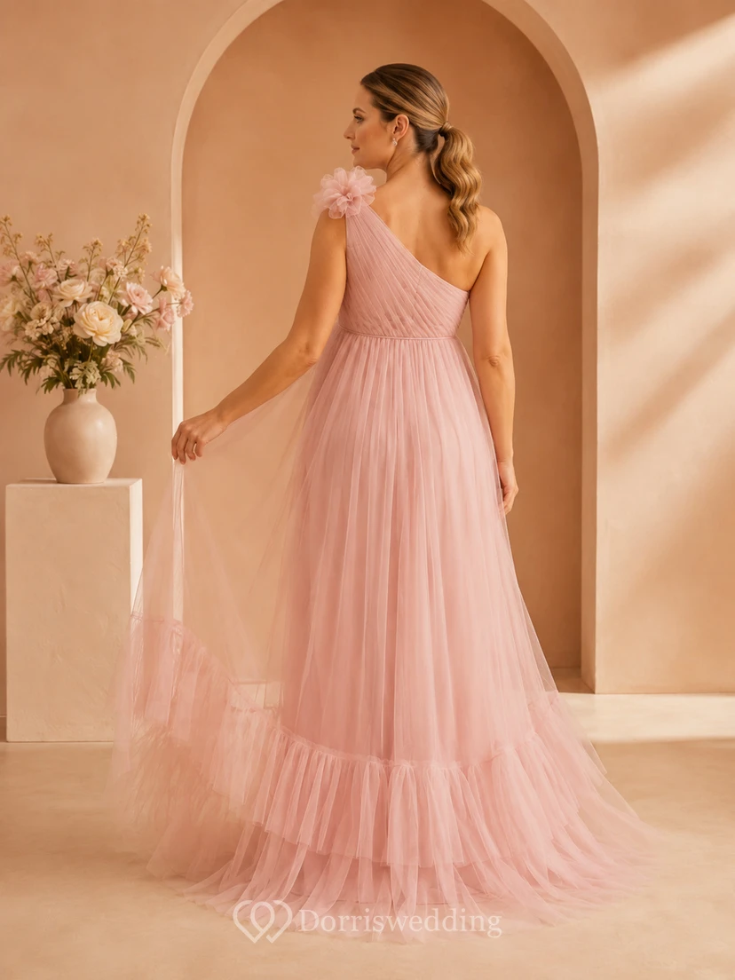 Robe de soirée de maternité rose poudré à une épaule, en tulle fleuri et à volants. view 2