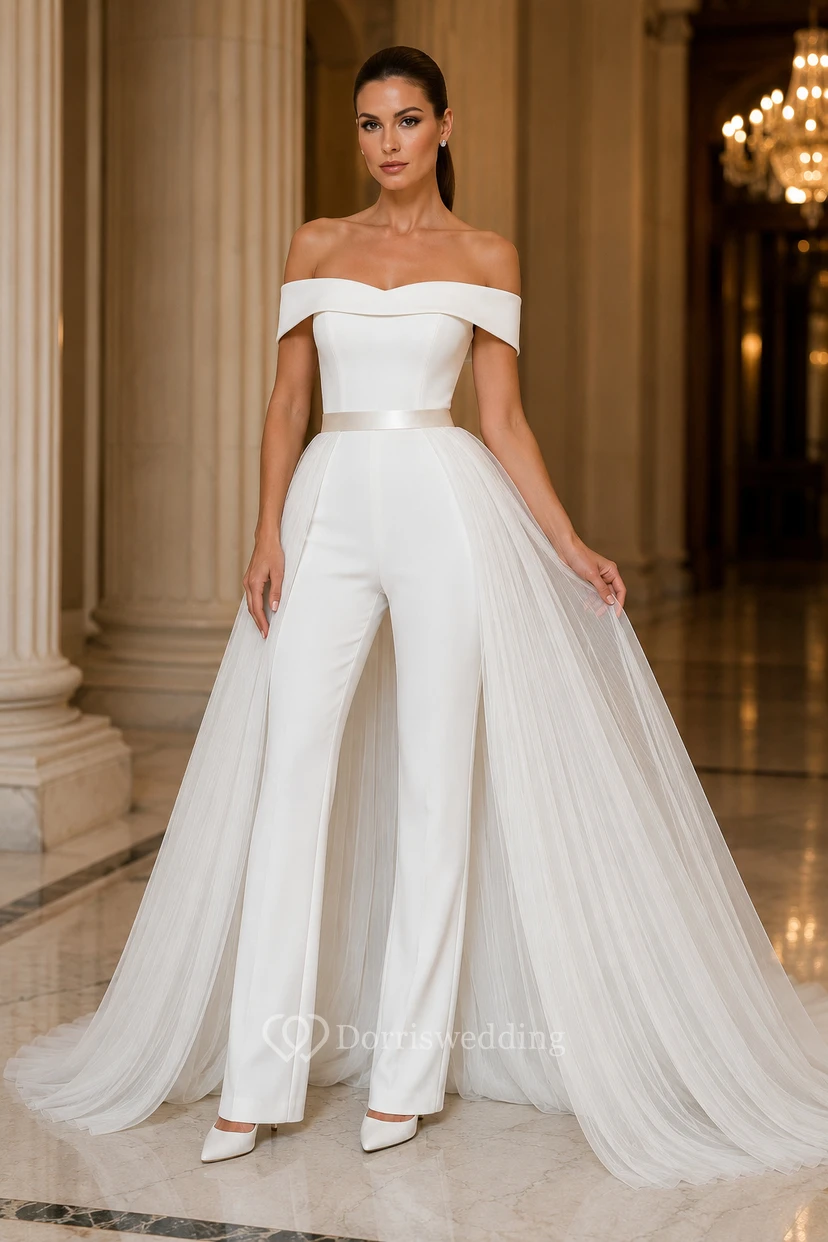 Combinaison de mariée à épaules dénudées avec surjupe en tulle plissé